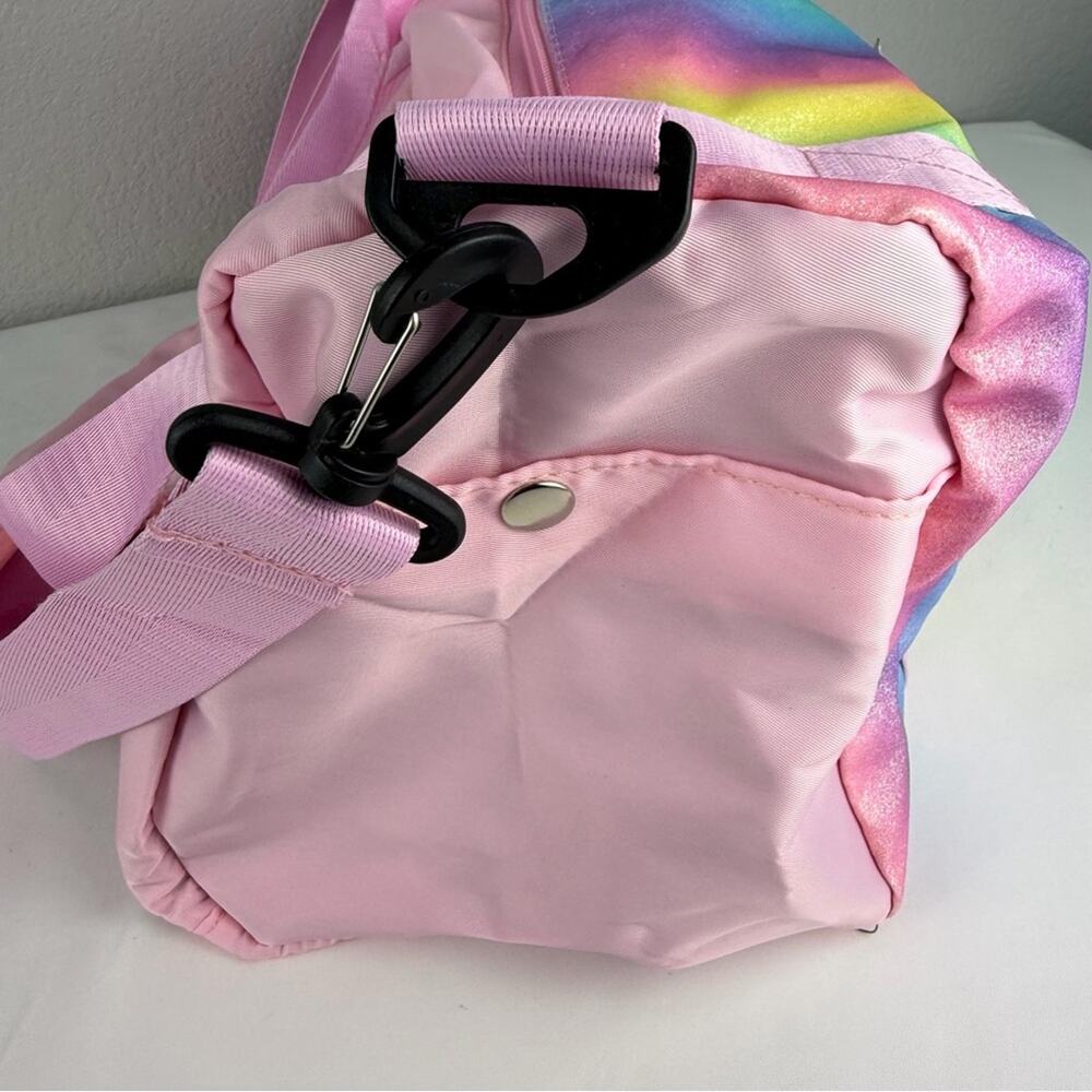 NWOT Colorful Kids Duffle Bag w shoe compartment with Initial L - Picture 3 of 7